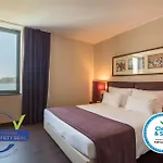 Gale Opera Hotel