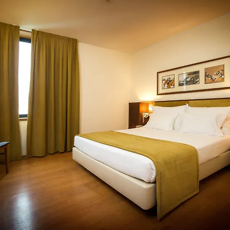 Gale Opera 4*