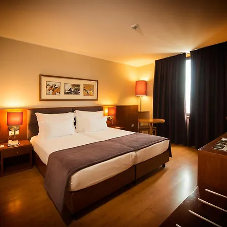 Gale Opera Hotel