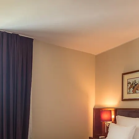 Gale Opera Hotel