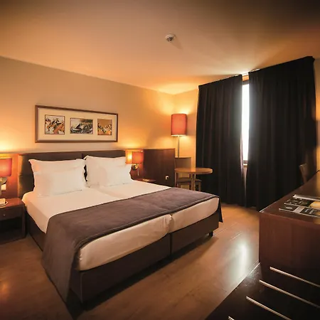 Gale Opera Hotel